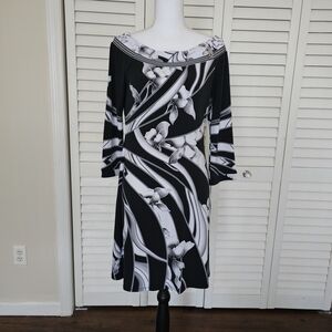 White House Black Market Sheath Dress Size M Black White Gray Floral Boat Neck